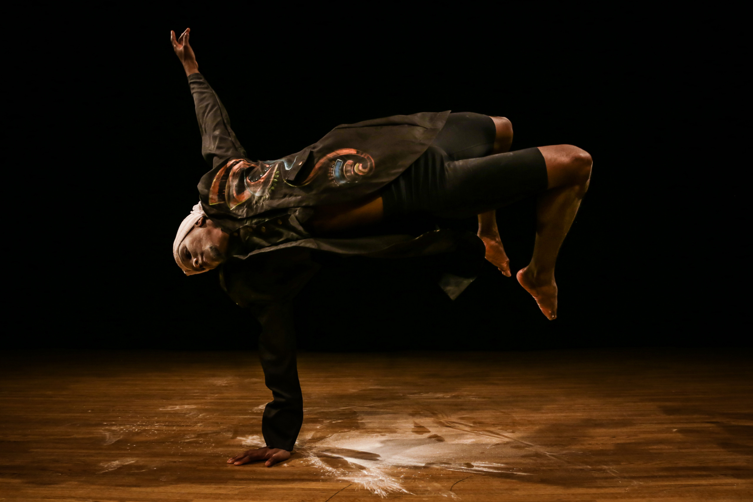 JAE Dance Center - Traka